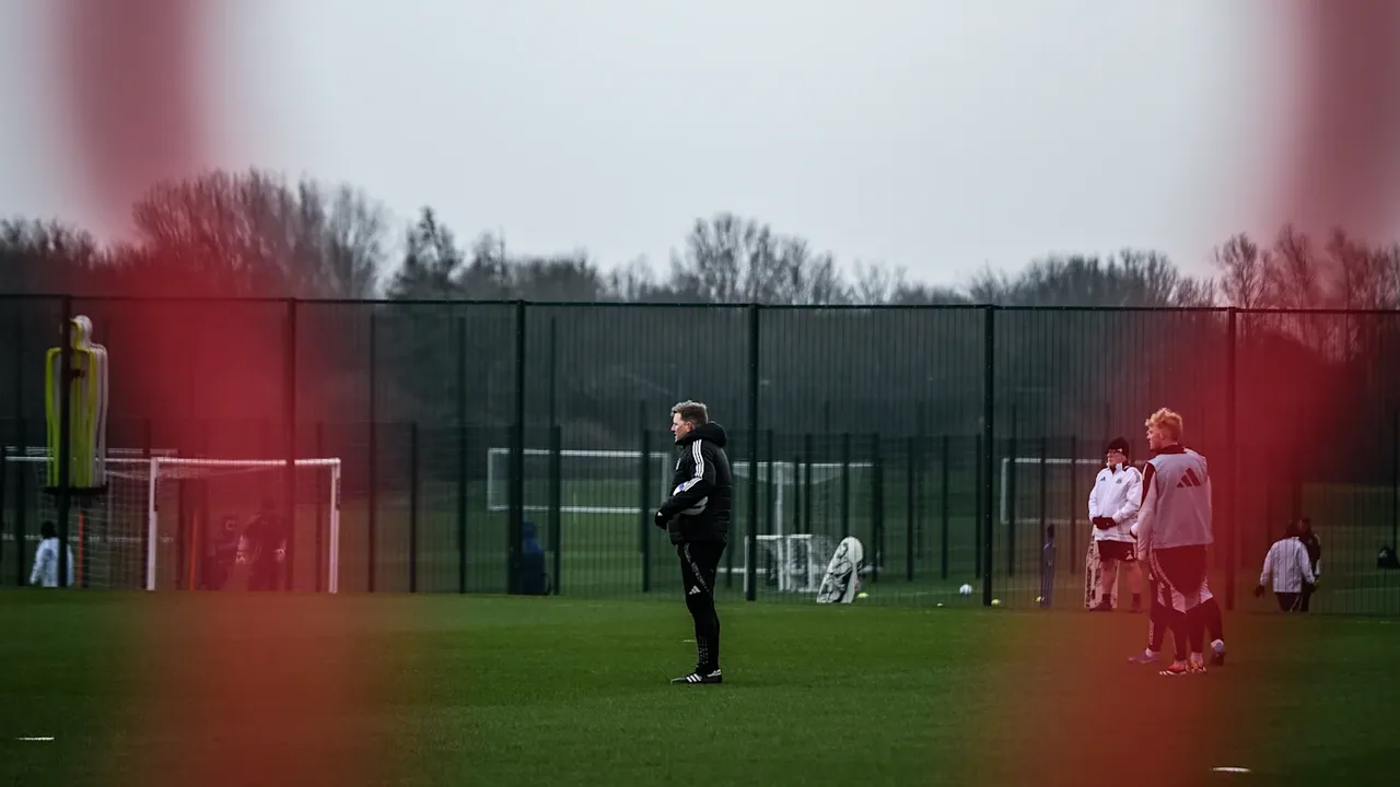 'Perfect' Newcastle United man worryingly absent from training gallery suggesting he will miss Sunday's match