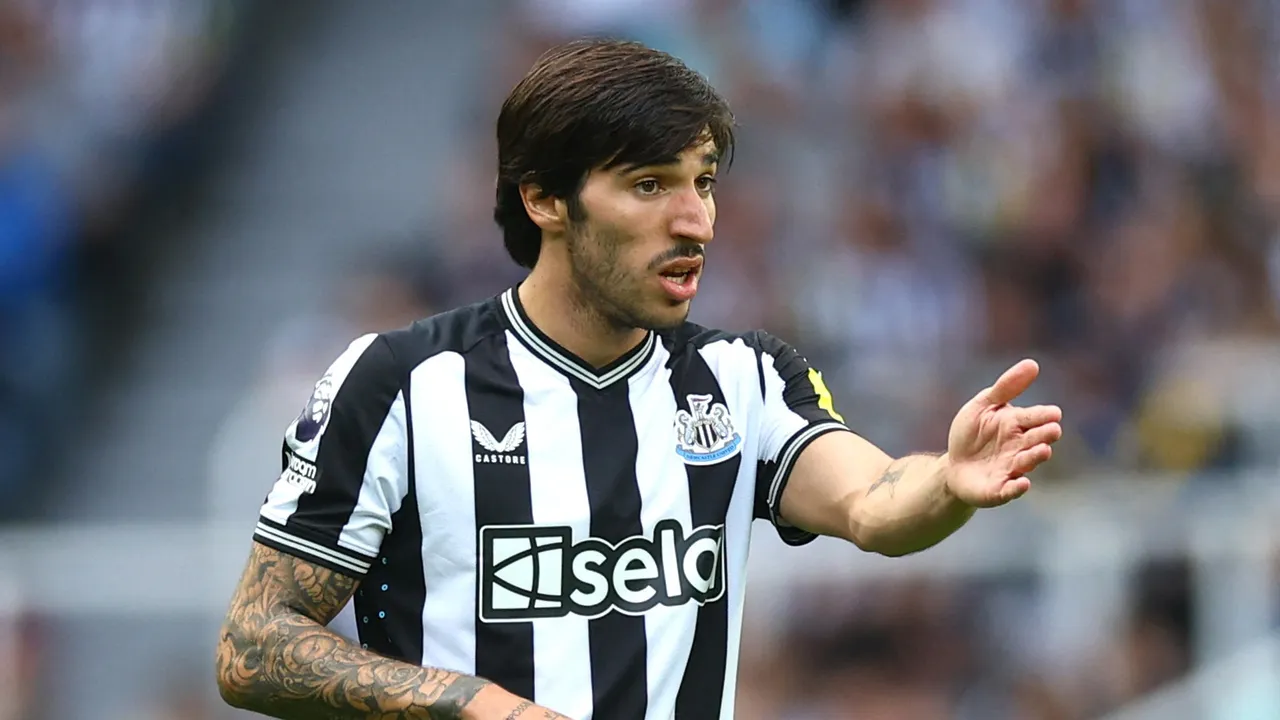 Report: Newcastle will suspend Sandro Tonali’s salary and are contemplating legal action