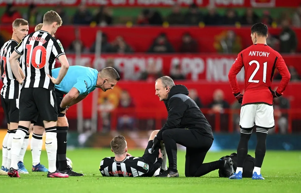 Manchester united v newcastle united carabao cup fourth round