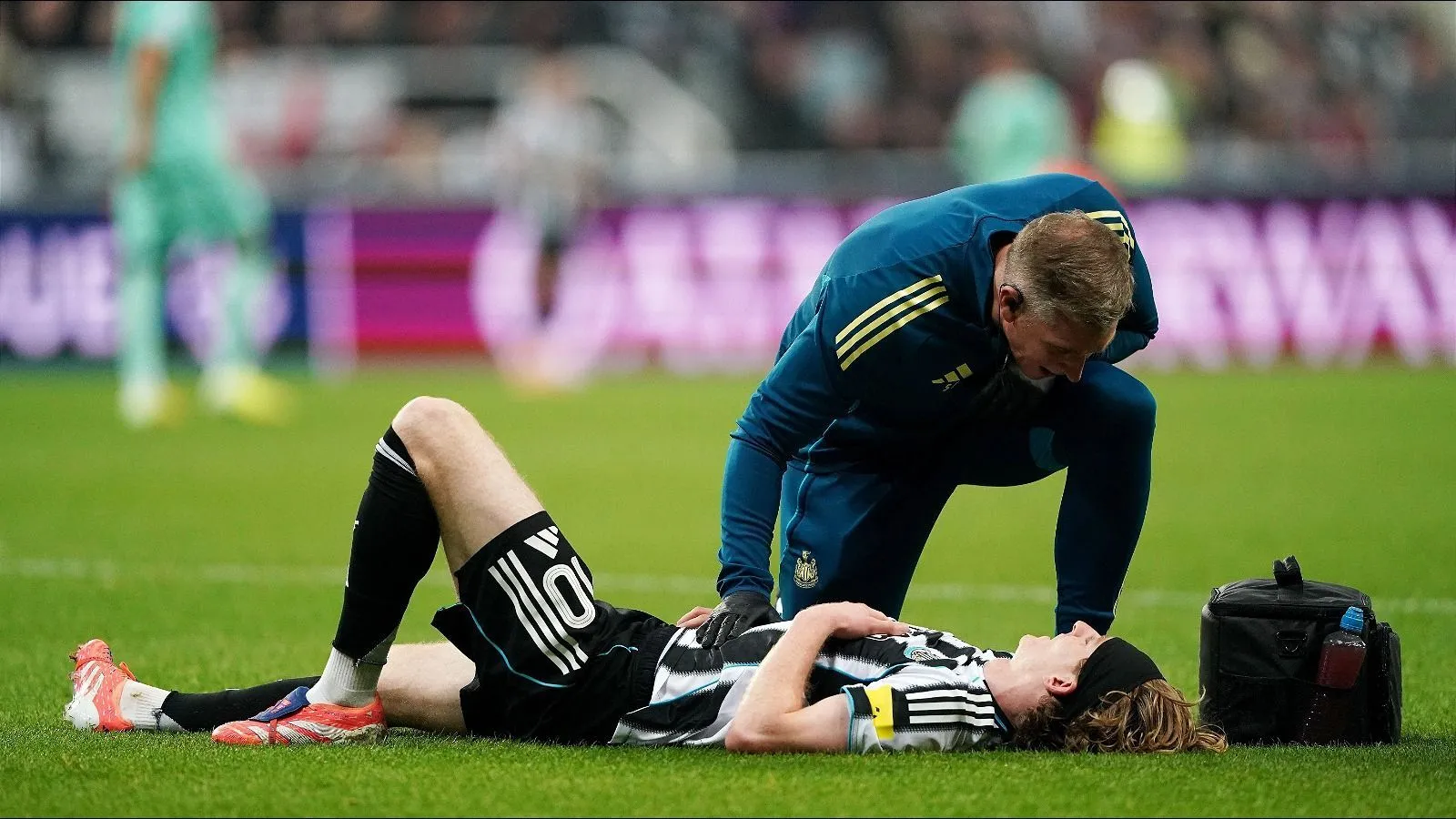 Newcastle united s anthony gordon injured 5 november 202516