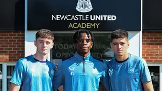 Mavididi, Parkinson, and Thompson sign first professional contracts