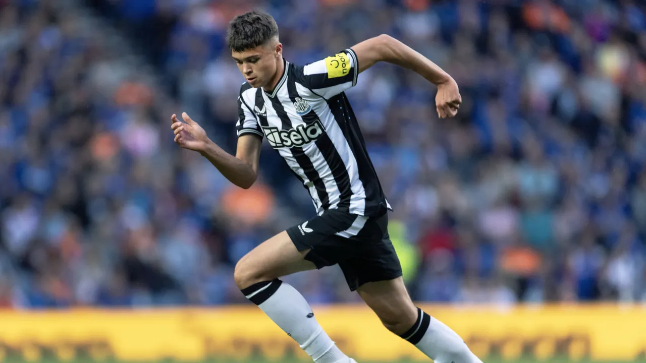 Newcastle veteran shows support to youngster who made his Champions League debut last night