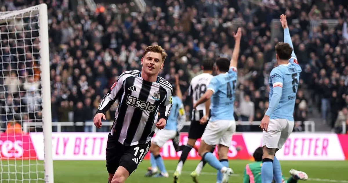 0 Getty Images 2265301534 ezgif com avif to jpg converter