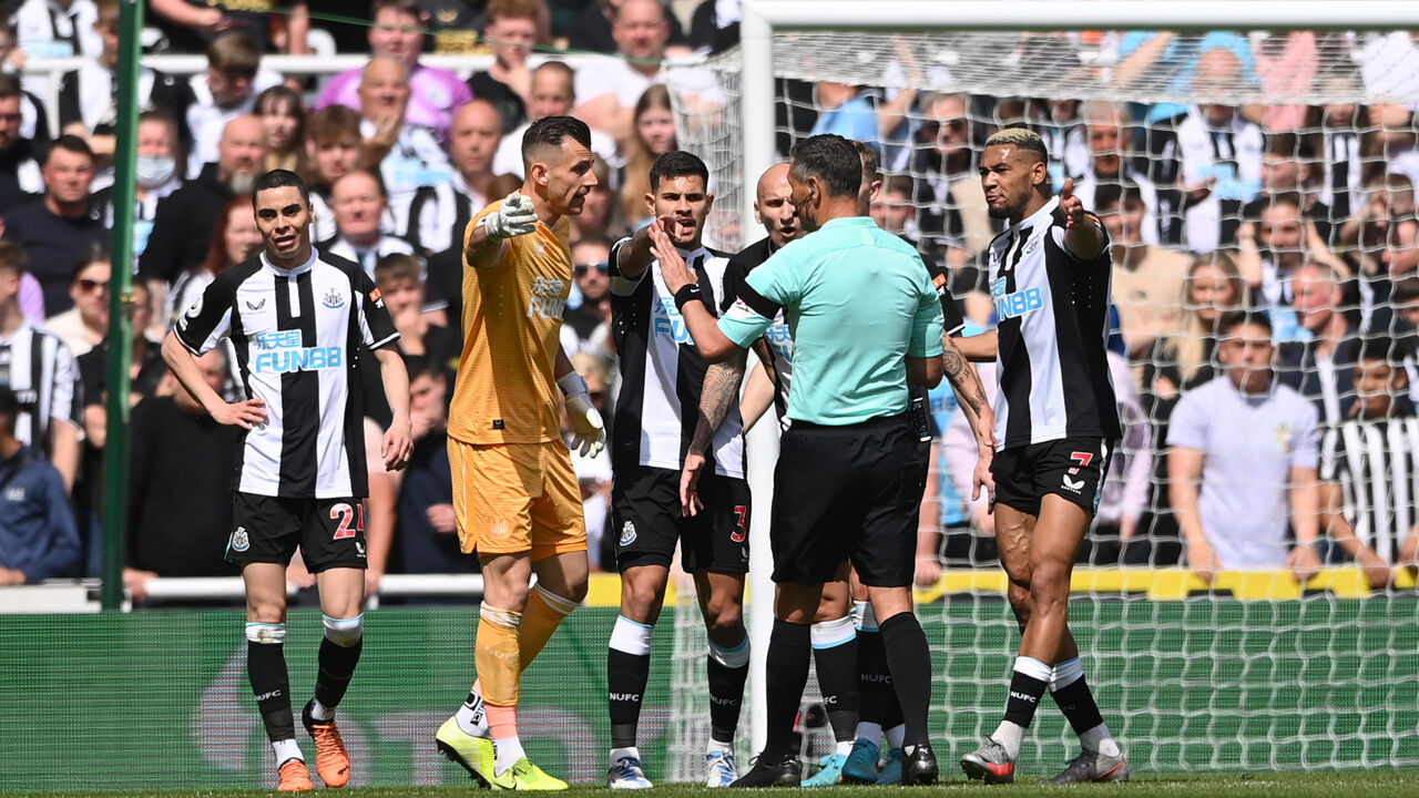 Newcastle could now move to replace 'outstanding' player who is nursing 'hidden' injury