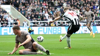 Alan Shearer sends two-word message to Anthony Gordon after another top-class display for Newcastle