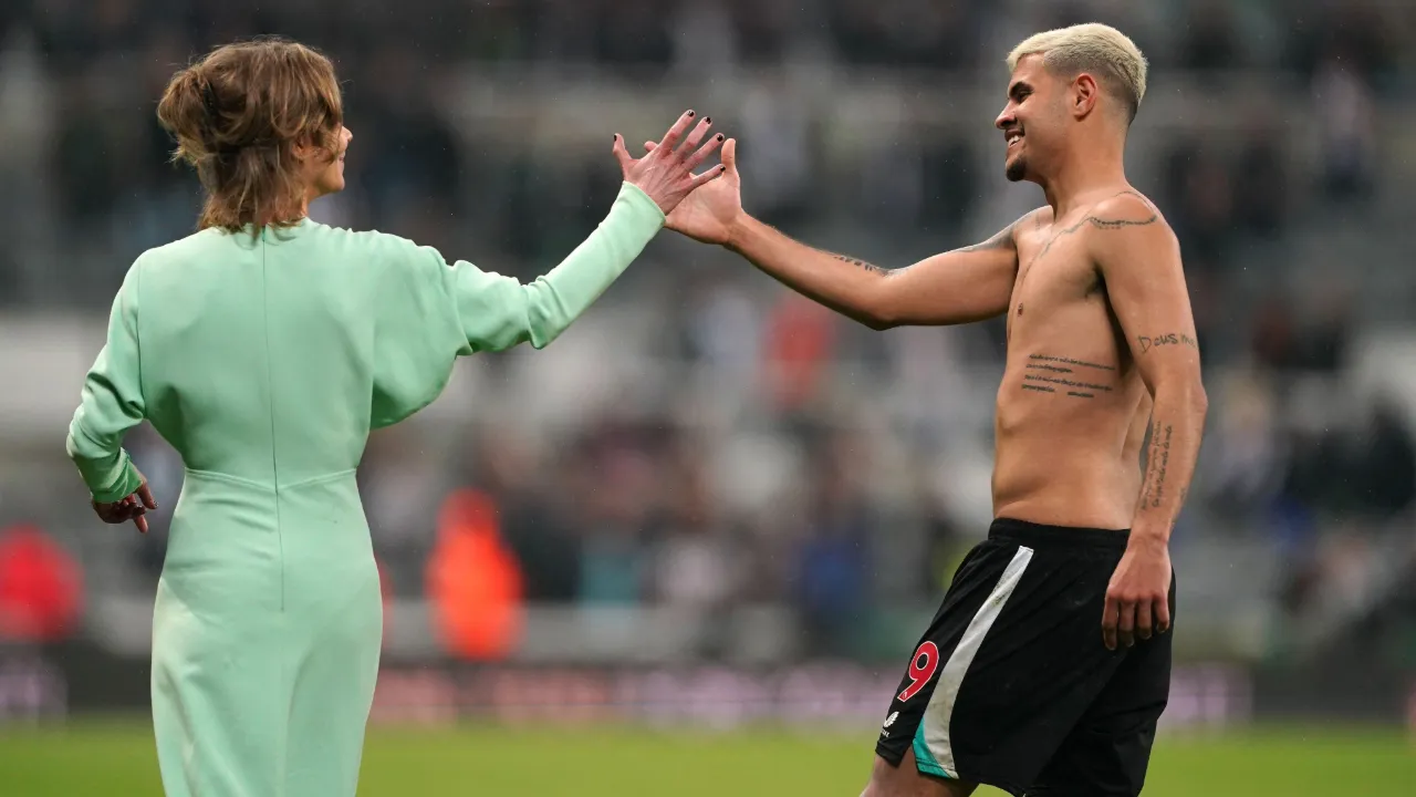 'One of us': Newcastle star leaves brilliant reply after Amanda Staveley's second message of the day