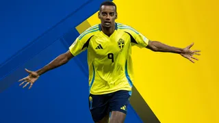 Watch: Alexander Isak continues goal scoring form for Sweden after putting one beyond NUFC teammate